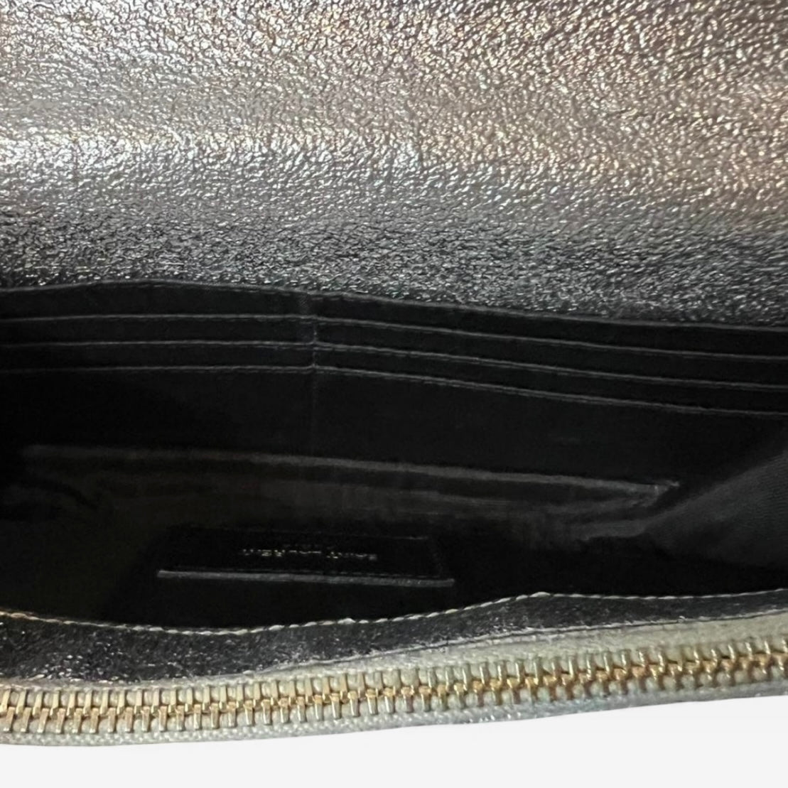 Yves Saint Laurent イヴ・サンローラン　カサンドラ　チェーンウォレット メタリックシルバー