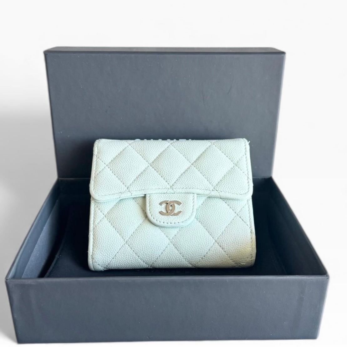 CHANEL シャネル　キャビアスキン　マトラッセ　三つ折り財布　ミントグリーン