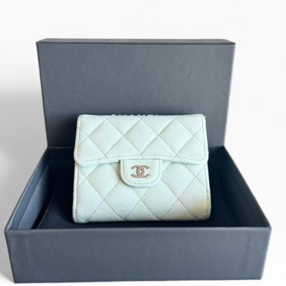 CHANEL シャネル　キャビアスキン　マトラッセ　三つ折り財布　ミントグリーン