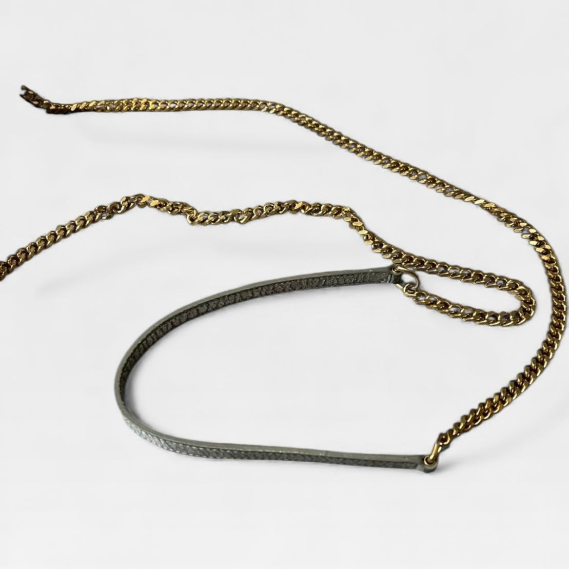 Yves Saint Laurent イヴ・サンローラン　カサンドラ　チェーンウォレット メタリックシルバー