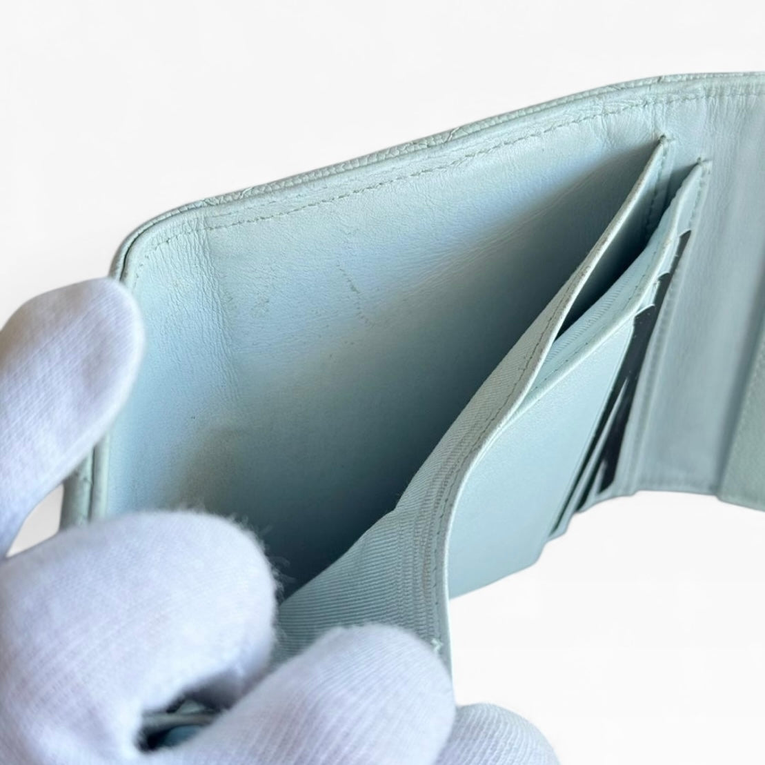 CHANEL シャネル　キャビアスキン　マトラッセ　三つ折り財布　ミントグリーン