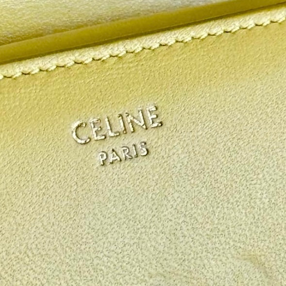 CELINE セリーヌ トリオンフ スモール フラップウォレット / シャイニーカーフスキン イエロー