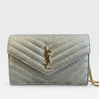 Yves Saint Laurent イヴ・サンローラン　カサンドラ　チェーンウォレット メタリックシルバー